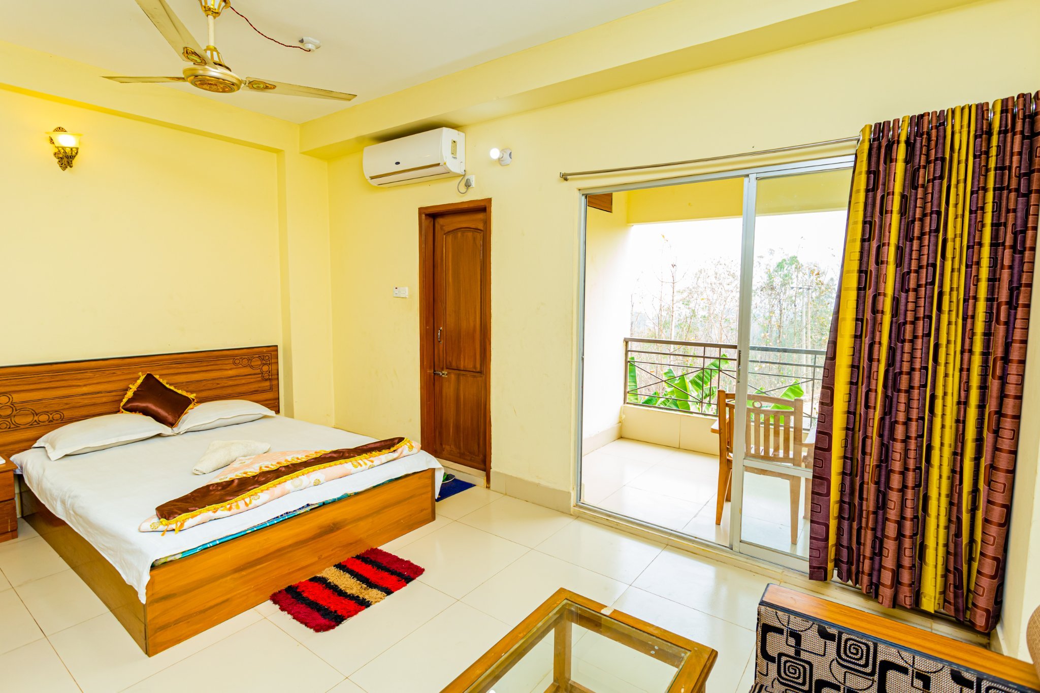 Hill Crown Hotel & Resort